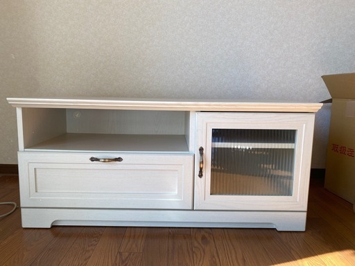 テレビボード売ります！ホワイトインテリア　オシャレ