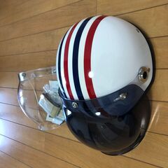 バイク用 ヘルメット　トリコロールカラーの画像