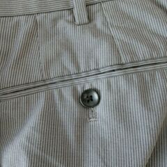 【再度値下げしました】ユニクロ　メンズ　夏用　パンツ　ウエスト79㎝　股下77㎝　ライトグレーの画像