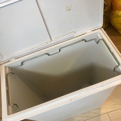 取引中　無印ゴミ箱あげます。の画像