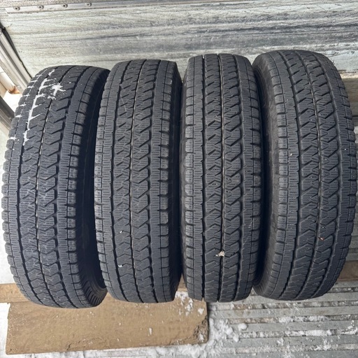鉄ホイール付　BRIDGESTONE ブリヂストン　ブリジストン　VL10 145/80R12 80/78N LT スタッドレス　タイヤ　2022年製　12インチ