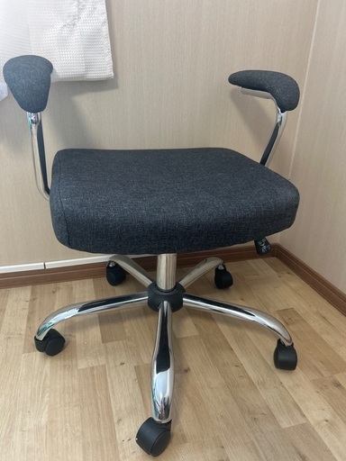 オフィス　チェア　背もたれなし
