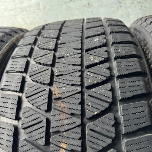 バリ山　BRIDGESTONE ブリヂストン　ブリジストン　DM-V3 275/40R20 スタッドレス　タイヤ　2019年製　20イ