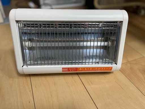 山善] あしもとあったか 電気ストーブ ヒーター 小型 足元 転倒OFFスイッチ 簡単操作 400W ホワイト DS-F041(W)