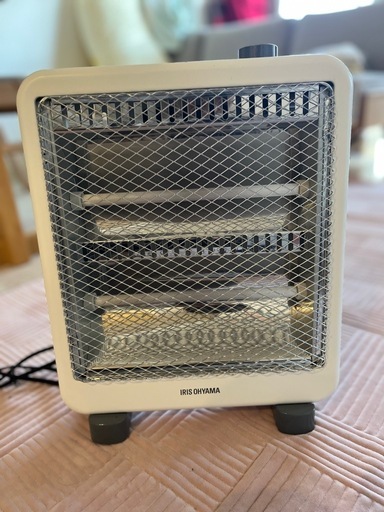アイリスオーヤマ 電気ストーブ ヒーター 暖房器具 電気 足元 小型 省エネ 脱衣所 転倒時電源OFF 400W/800W 2段階切替 軽量 EHT-800W ホワイト