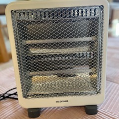 アイリスオーヤマ 電気ストーブ ヒーター 暖房器具 電気 足元 小型 省エネ 脱衣所 転倒時電源OFF 400W/800W 2段階切替 軽量 EHT-800W ホワイトの画像