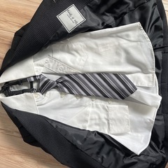 スーツとカッターシャツのセットの画像