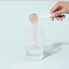 【新品】プロテインシェイカー スプーン付 500ml 白 ホワイトの画像