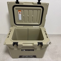 クーラーボックス　キャンプ　アウトドア　釣り