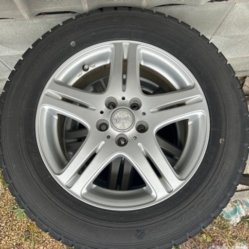 トヨタ プリウス アクア用スタッドレス　195/65/15