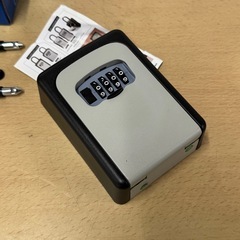 【未使用品‼️】キーボックス 4桁暗証番号 鍵入れ アルミニウム合金製の画像