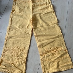 七分丈のエスニック夏用パンツの画像