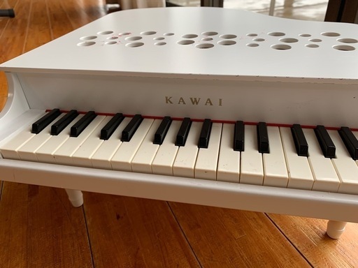 KAWAI ピアノ　ホワイト