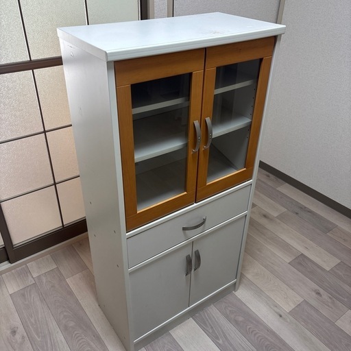 食器棚 (あん) 武蔵浦和の収納家具《食器棚、キッチン収納》の中古あげます・譲ります｜ジモティーで不用品の処分