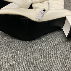 エナメル　白　ロングブーツ　未使用新品　サイズ41　Lサイズ相当の画像