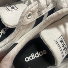 adidasスニーカー26センチの画像
