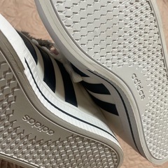 adidasスニーカー26センチの画像