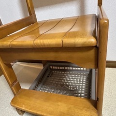 学習椅子 ヒカリサンデスクの画像
