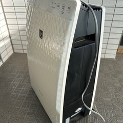 コンパクト空気清浄機 (ちえ) 西葛西の季節、空調家電《空気清浄機》の中古あげます・譲ります｜ジモティーで不用品の処分