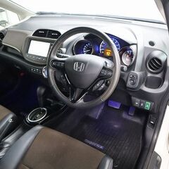 車両の入れ替わりが激しい時期💥お見逃しなく🤩ホンダ フィット　シャトル　ハイブリッド 　ナビプレミアムセレクションの画像