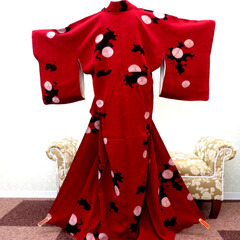 小紋 アンティーク 昔着物 小紋 赤 黒 金 銀 ピンク 花 バチ衿 正絹 昔きもの レトロ 大正ロマン  身丈151.2cm 【キモノオフ野々市若松店】の画像