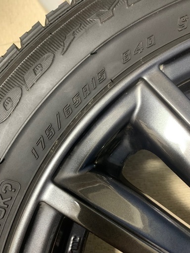 美品 スタッドレスタイヤ 15インチ 4本セット