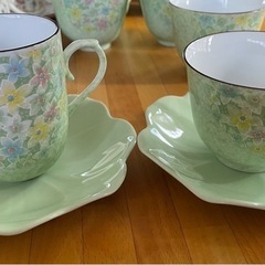 湯呑みセットとコーヒーカップセットの画像