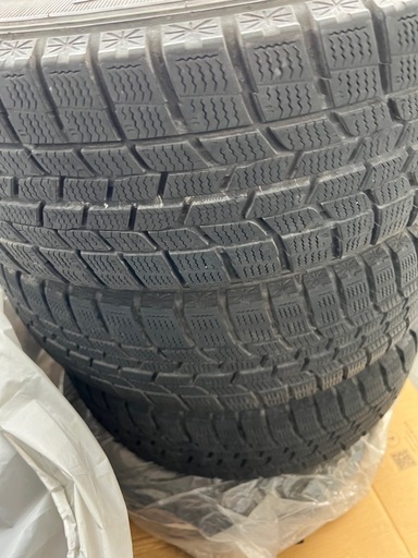 スタッドレスタイヤ4つ　185/65R15