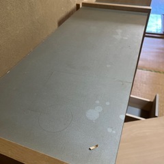 ブラウン管のテレビ台の画像