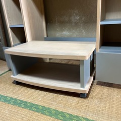 ブラウン管のテレビ台の画像