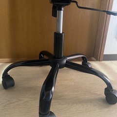 オフィスチェア 肘つき 椅子 テレワーク 疲れない デスクチェア パソコンチェア 360度回転 無段階昇降 約105度ロッキング 通気性メッシュ コンパクト の画像