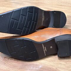 【さらに値下げ】【未使用】KATHARINE HAMNETT　キャサリンハムネット　ビジネス　シューズ　おしゃれ　希少　クラウン製靴　FOOTJOYシューキーパーおまけ付きの画像