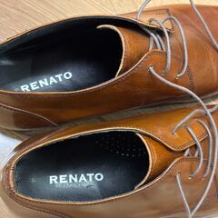【さらにさらに値下げ】【未使用】RENATOチャッカブーツ　おしゃれ　スタイリッシュの画像