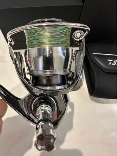 ダイワ 22イグジストLT2500S-H  dressリールスタンド付き