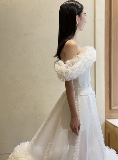 【レンタル】トモコイズミ　ウエディングドレス