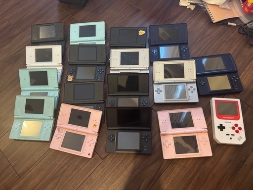 DS Lite16個とDSゲーム16個