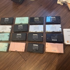 DS Lite16個とDSゲーム16個の画像