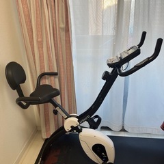 フィットネスバイク折り畳み 静音 人気モデル クロスバイク4721 AFBX4721 アルインコ  ALINCO 負荷8段階 心拍数測定 コンパクト スマホ タブレットトレー付 家庭用 の画像