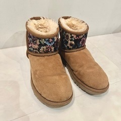 UGG 花柄ショートムートンブーツ　36