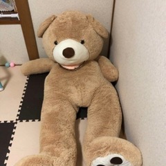 大きいクマのぬいぐるみ