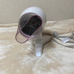 アイリスオーヤマ ハンズフリー ドライヤーの画像