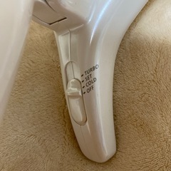 アイリスオーヤマ ハンズフリー ドライヤーの画像