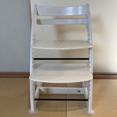 高さ調整できる子ども椅子の画像