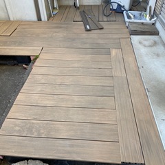 樹脂ウッドデッキと土台パレット他