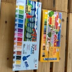 ※引渡し予定ぺんてるクレヨン、絵の具セット