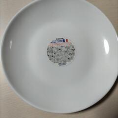未使用品　強化ガラス製の食器　白い丸皿