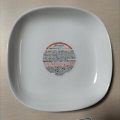 未使用品の食器、四角いお皿です。

サイズ：縦横　約18センチ角...