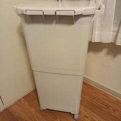 ゴミ箱の画像