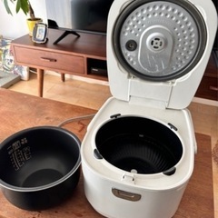 炊飯器　5.5合　2017年製の画像