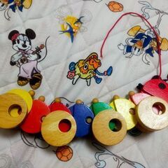 木のおもちゃ　いもむし